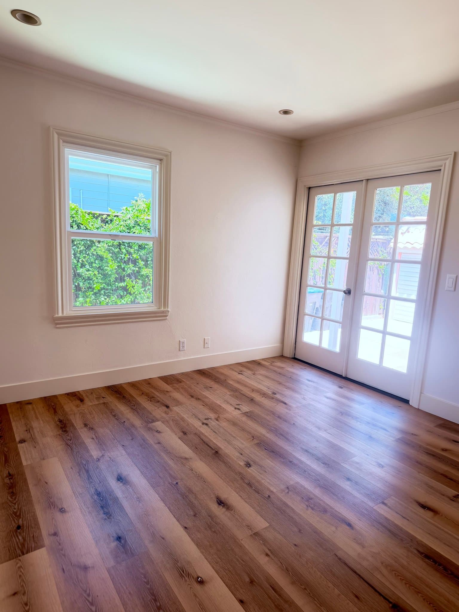 Burbank House: 236 N Myers St