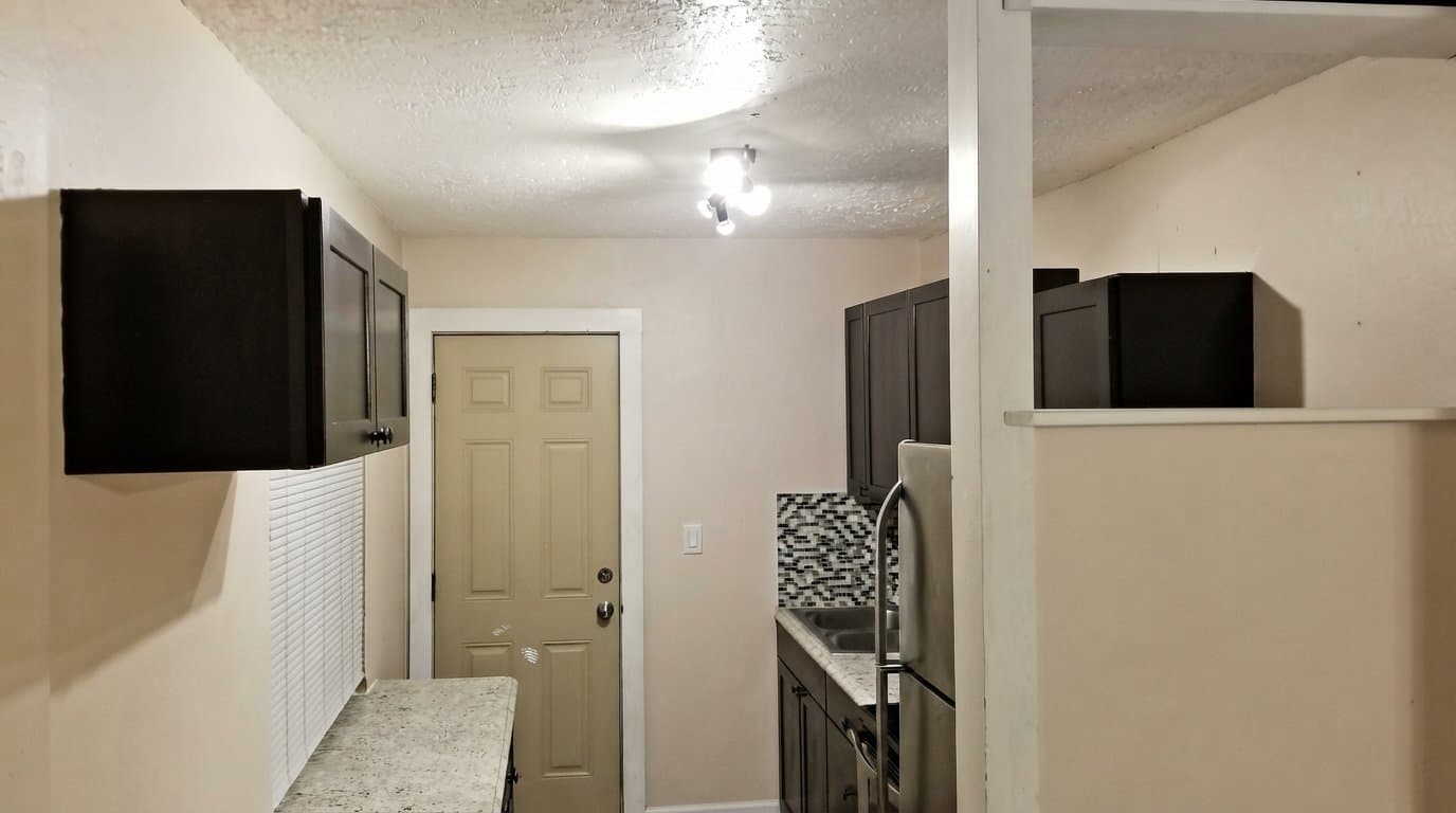 Melbourne House: 510 E Strawbridge Ave