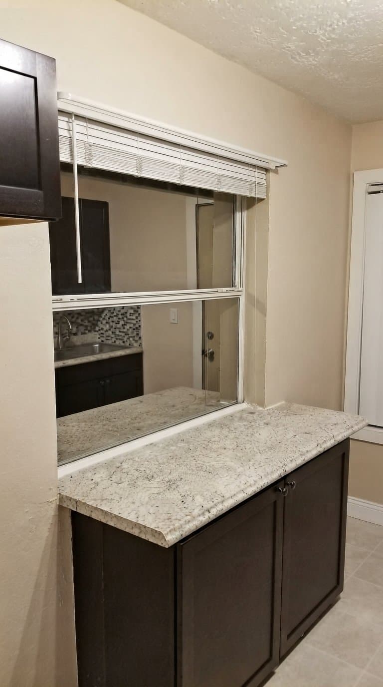 Melbourne House: 510 E Strawbridge Ave