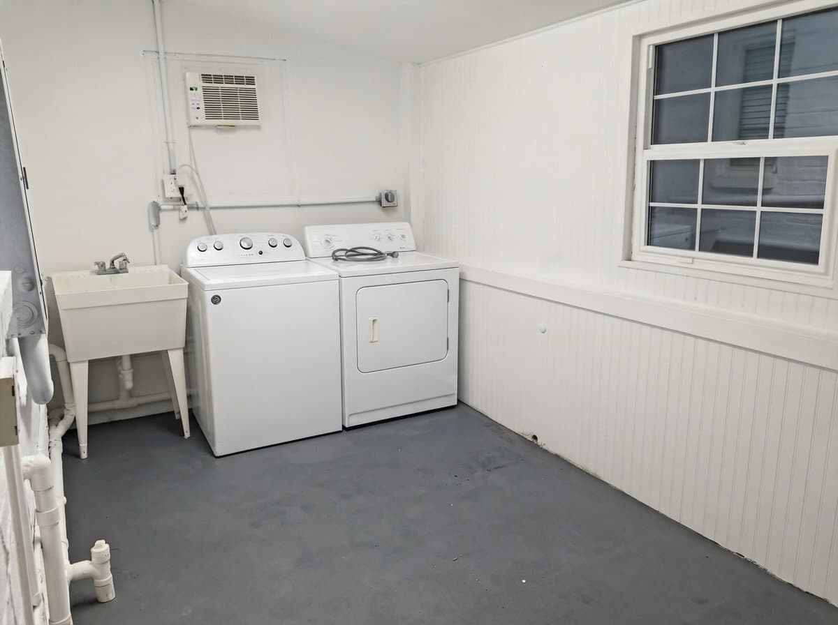 Melbourne Multiplex: 512 East Strawbridge Ave