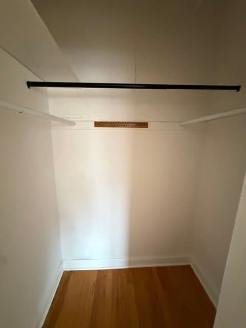 Chicago Apartment: 6825 S Crandon Ave