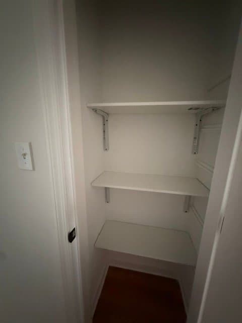 Chicago Apartment: 6825 S Crandon Ave
