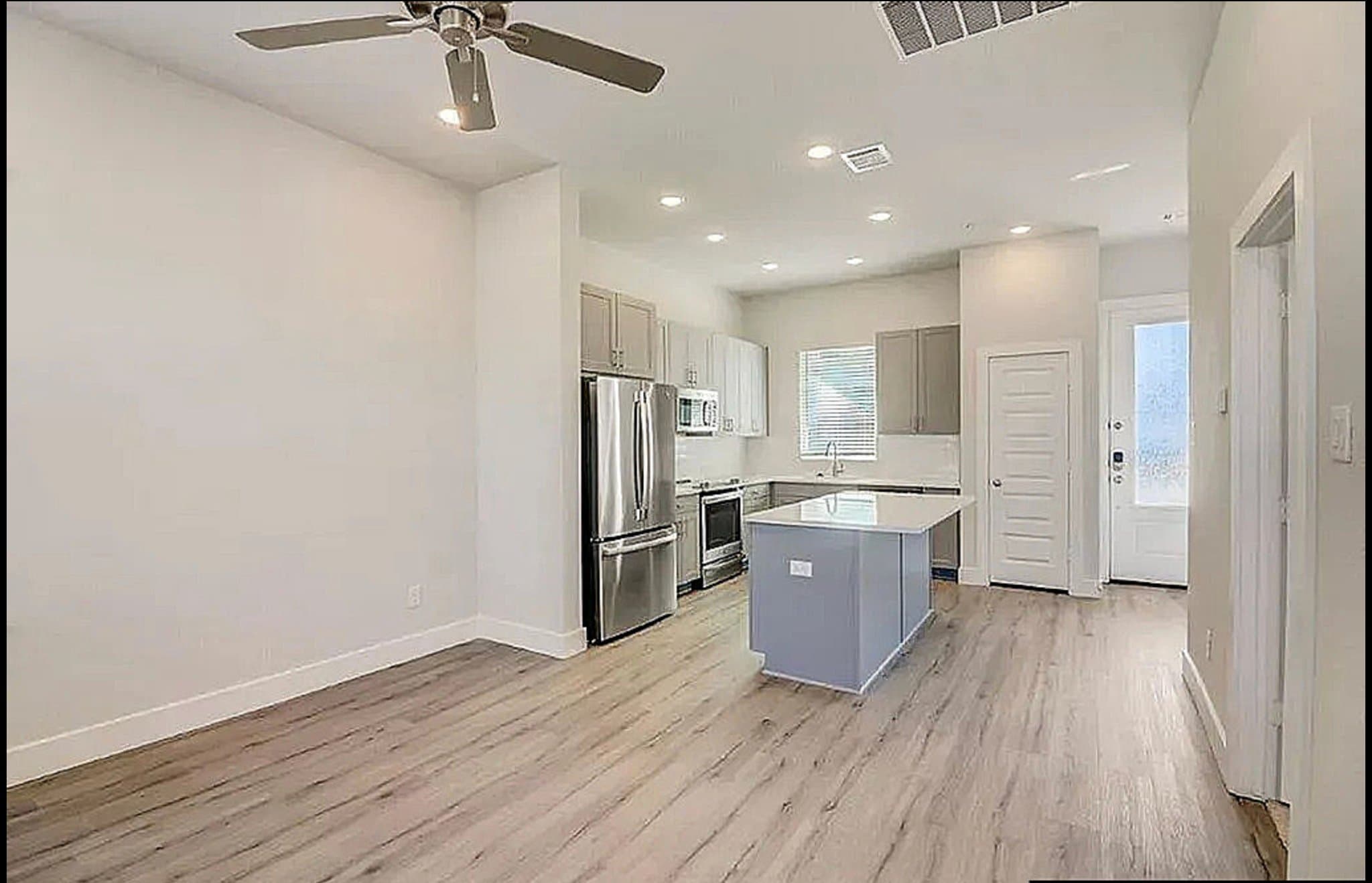 Hurst Townhome: 760 W Bedford Euless Rd
