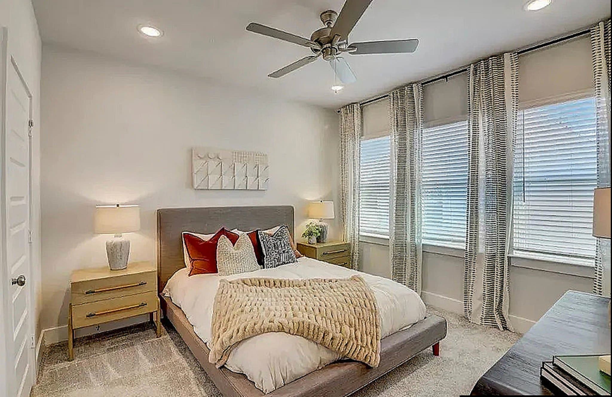 Hurst Townhome: 760 W Bedford Euless Rd