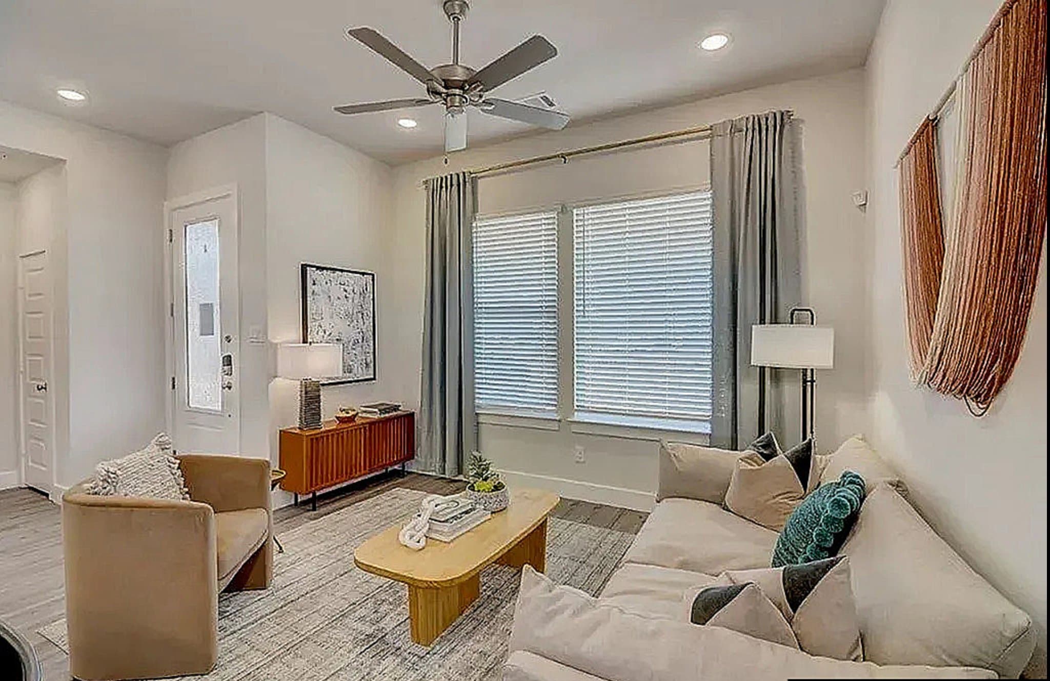 Hurst Townhome: 760 W Bedford Euless Rd