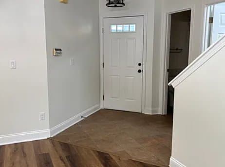 Arlington House: 17503 Ironwood St