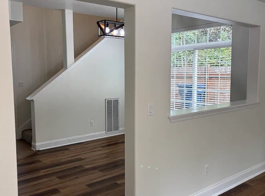 Arlington House: 17503 Ironwood St