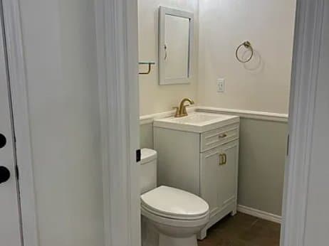 Arlington House: 17503 Ironwood St