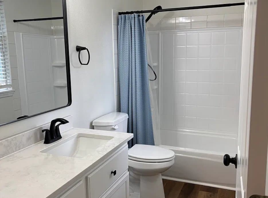 Arlington House: 17503 Ironwood St