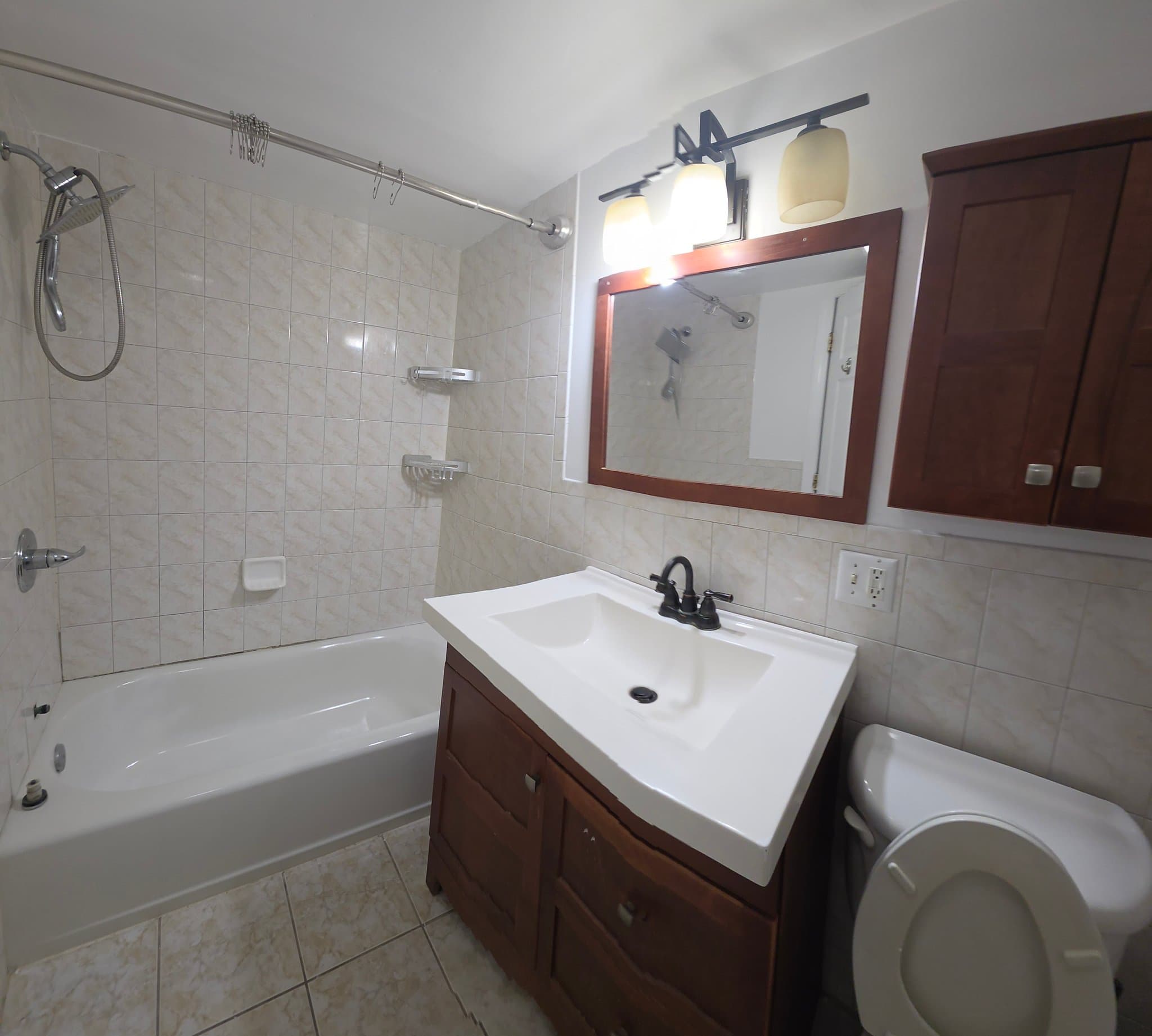 Jersey City Apartment: 172 Rose Ave