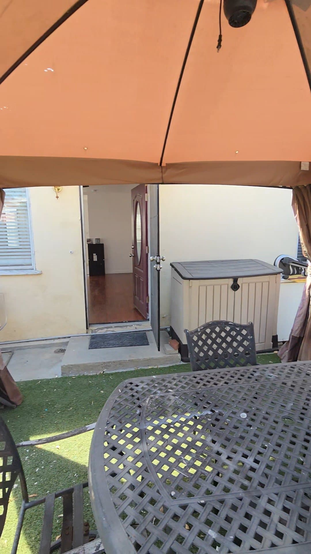 Los Angeles House: 4008 Rockwood st