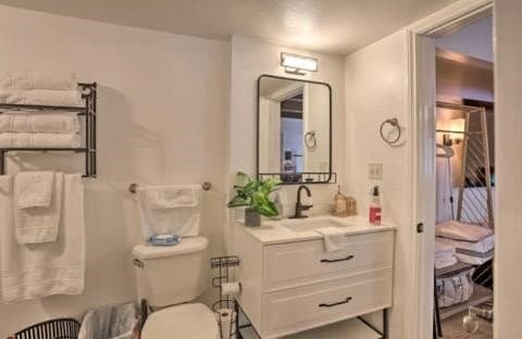 Running Springs House: 32240 Fern Dr