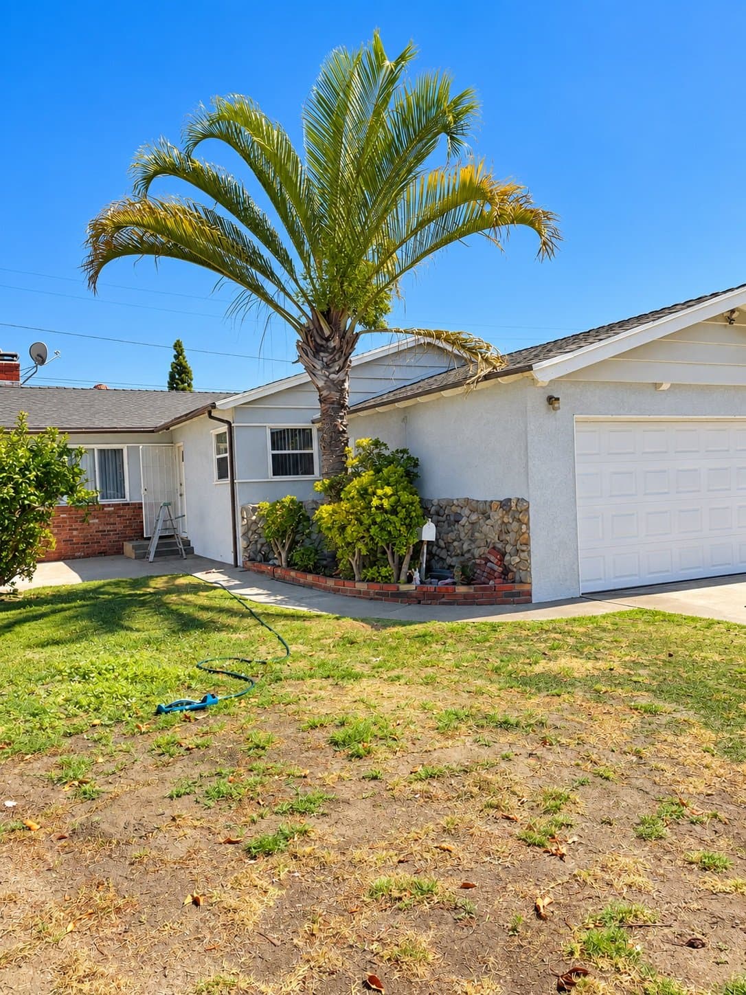 Norwalk House: 15516 Dartmoor Ave