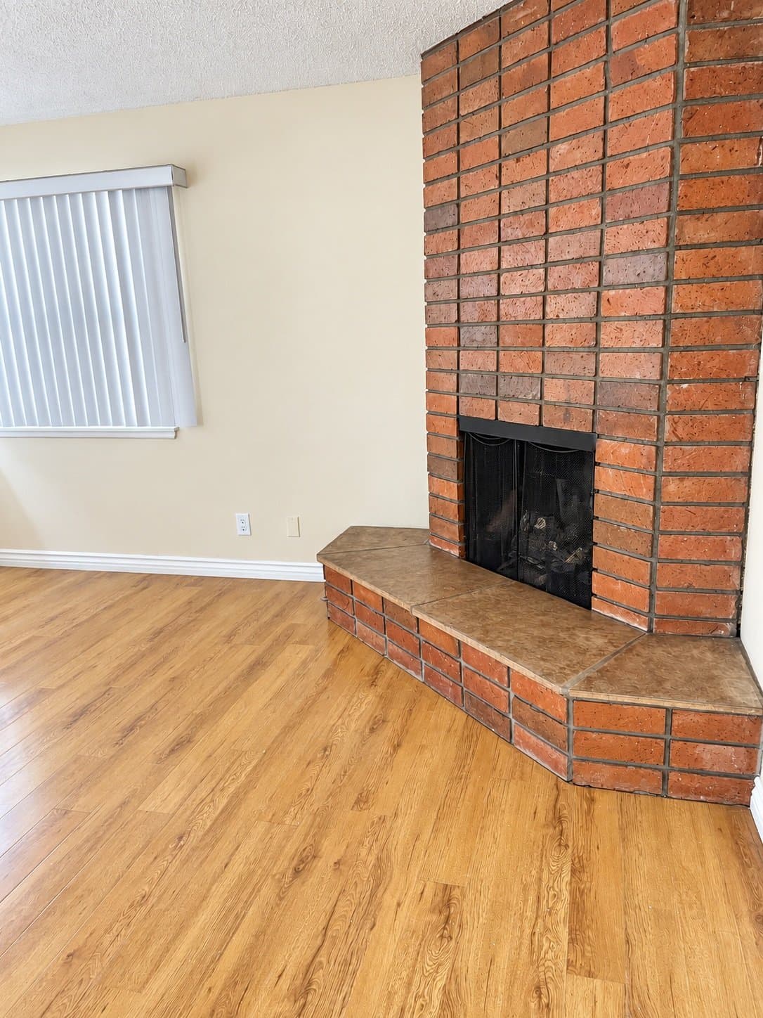 Norwalk House: 15516 Dartmoor Ave