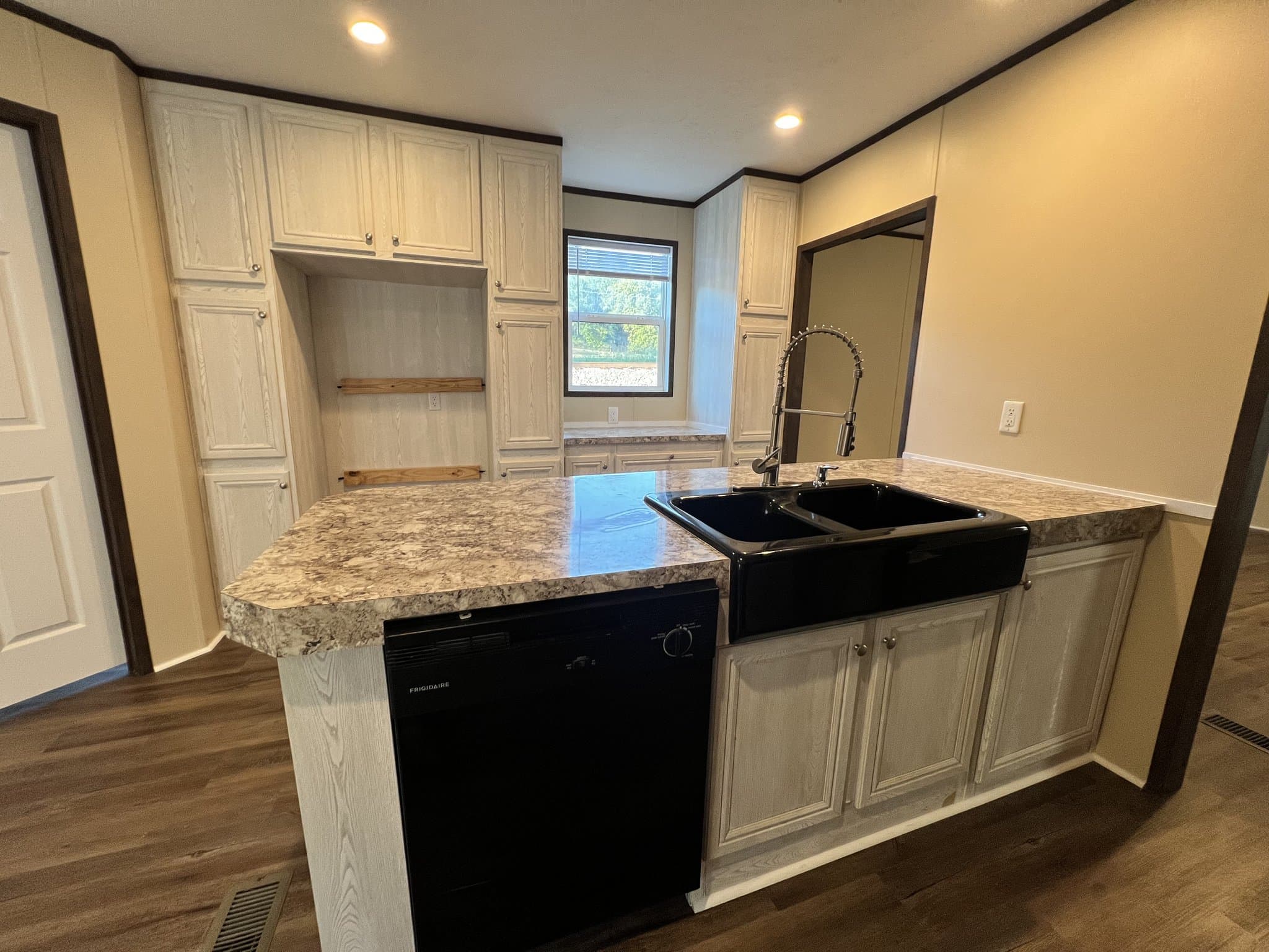 Hot Springs House: 164 Starr Dr