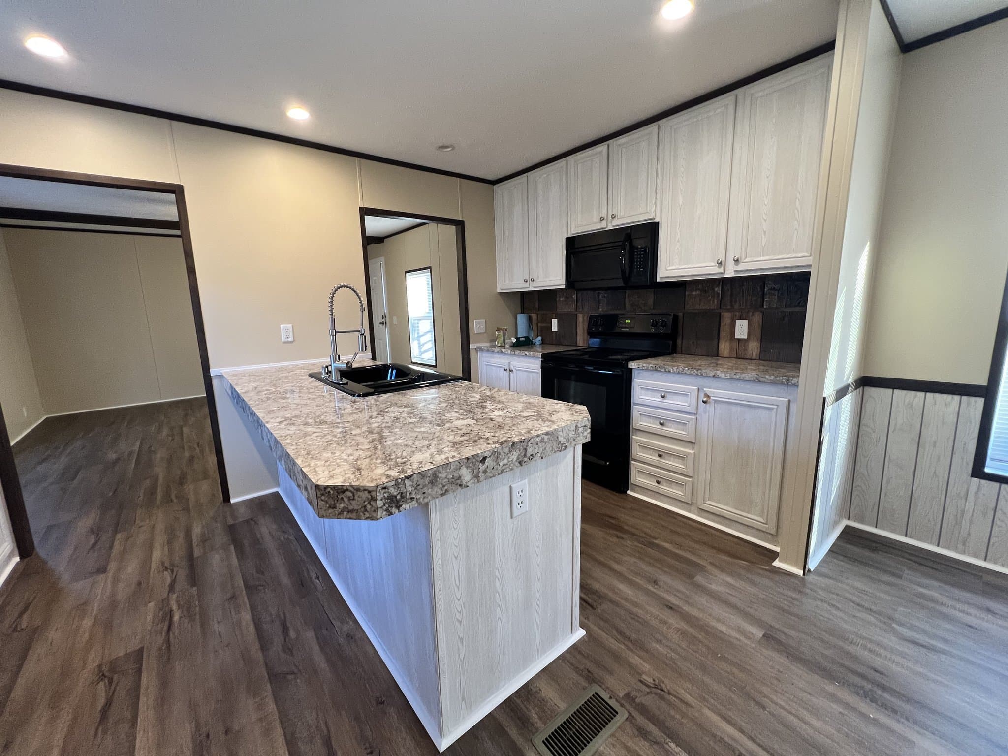 Hot Springs House: 164 Starr Dr