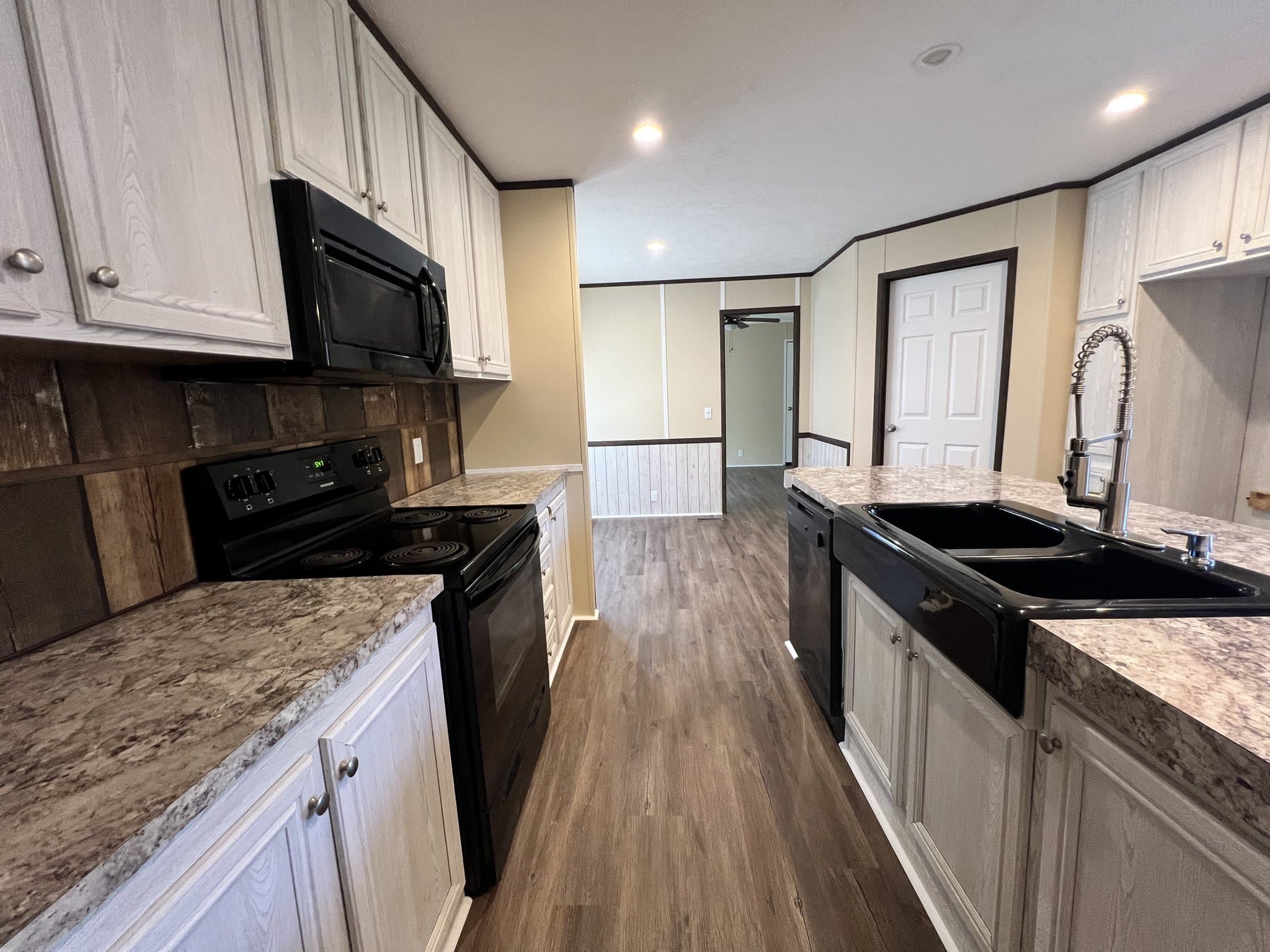 Hot Springs House: 164 Starr Dr