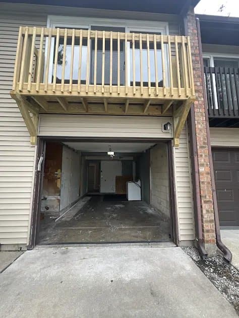 Bolingbrook Townhome: 277 Navajo Dr