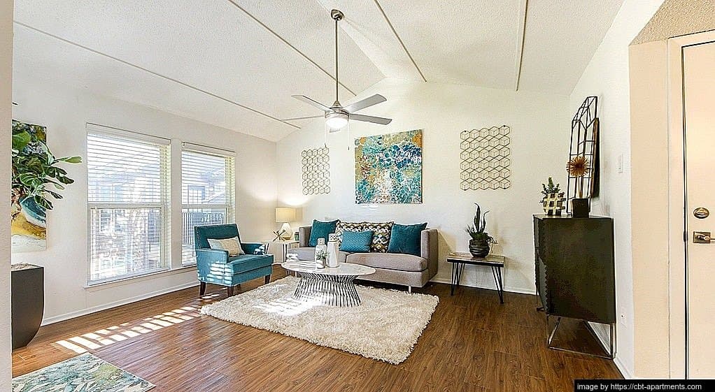 Addison Townhome: 4820 Westgrove Dr.