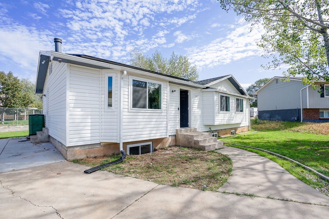 Clearfield House: 657 W 650 N