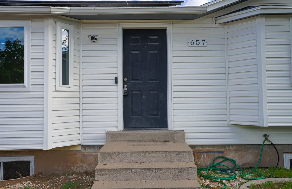 Clearfield House: 657 W 650 N