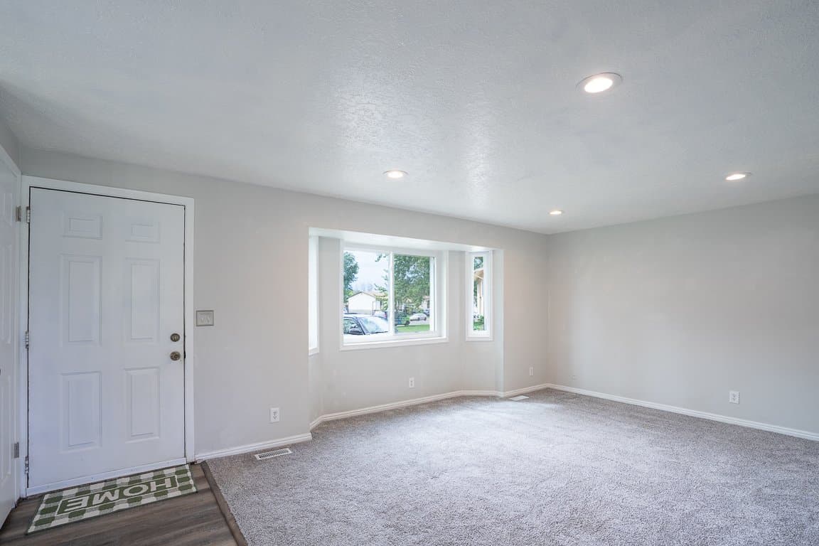 Clearfield House: 657 W 650 N