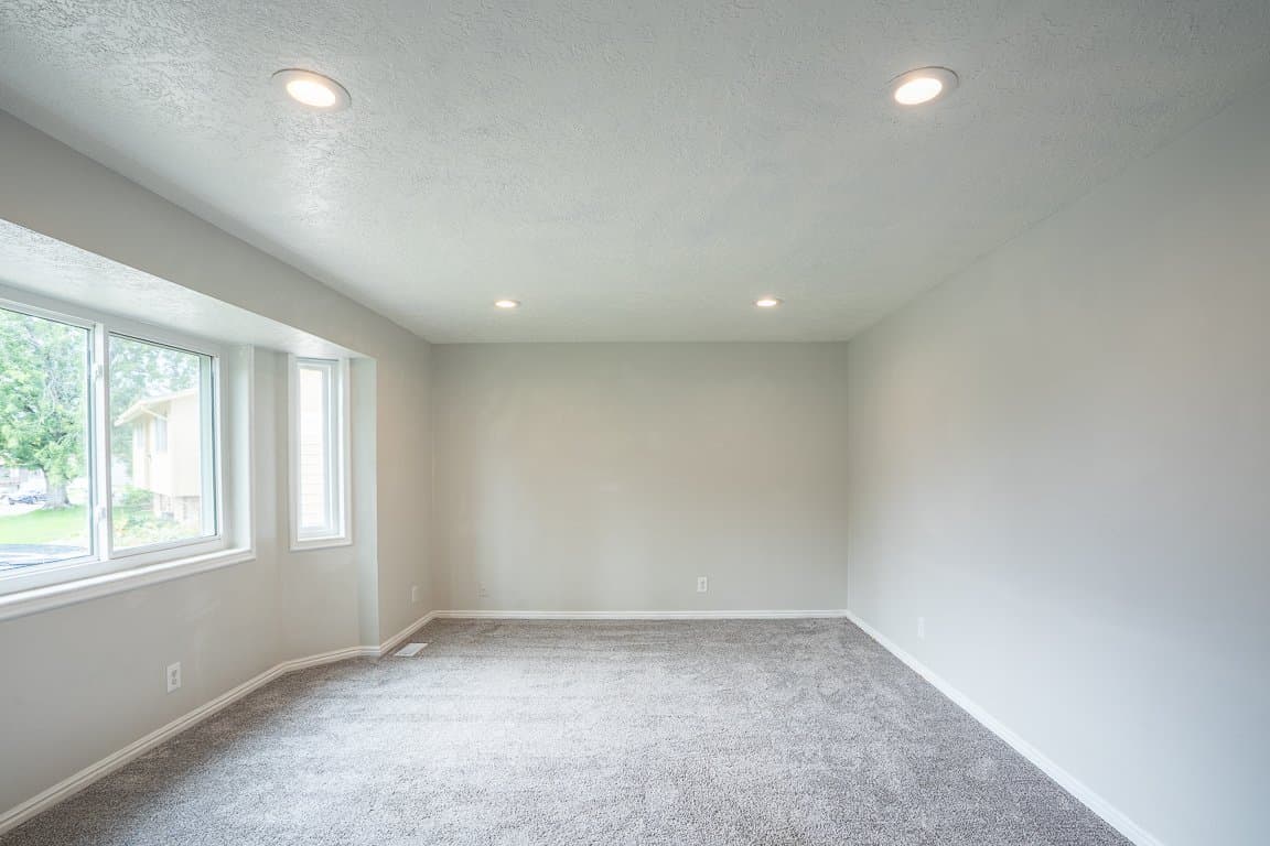 Clearfield House: 657 W 650 N