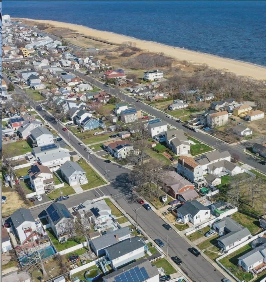 Keansburg House: 35 Shore Blvd