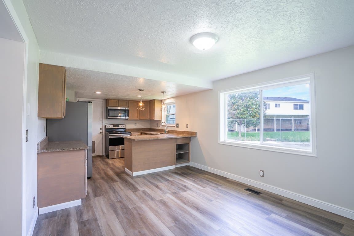 Clearfield House: 657 W 650 N