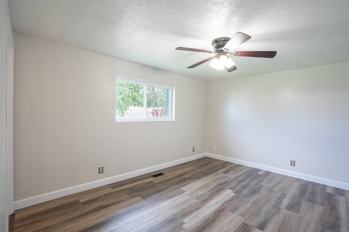 Clearfield House: 657 W 650 N