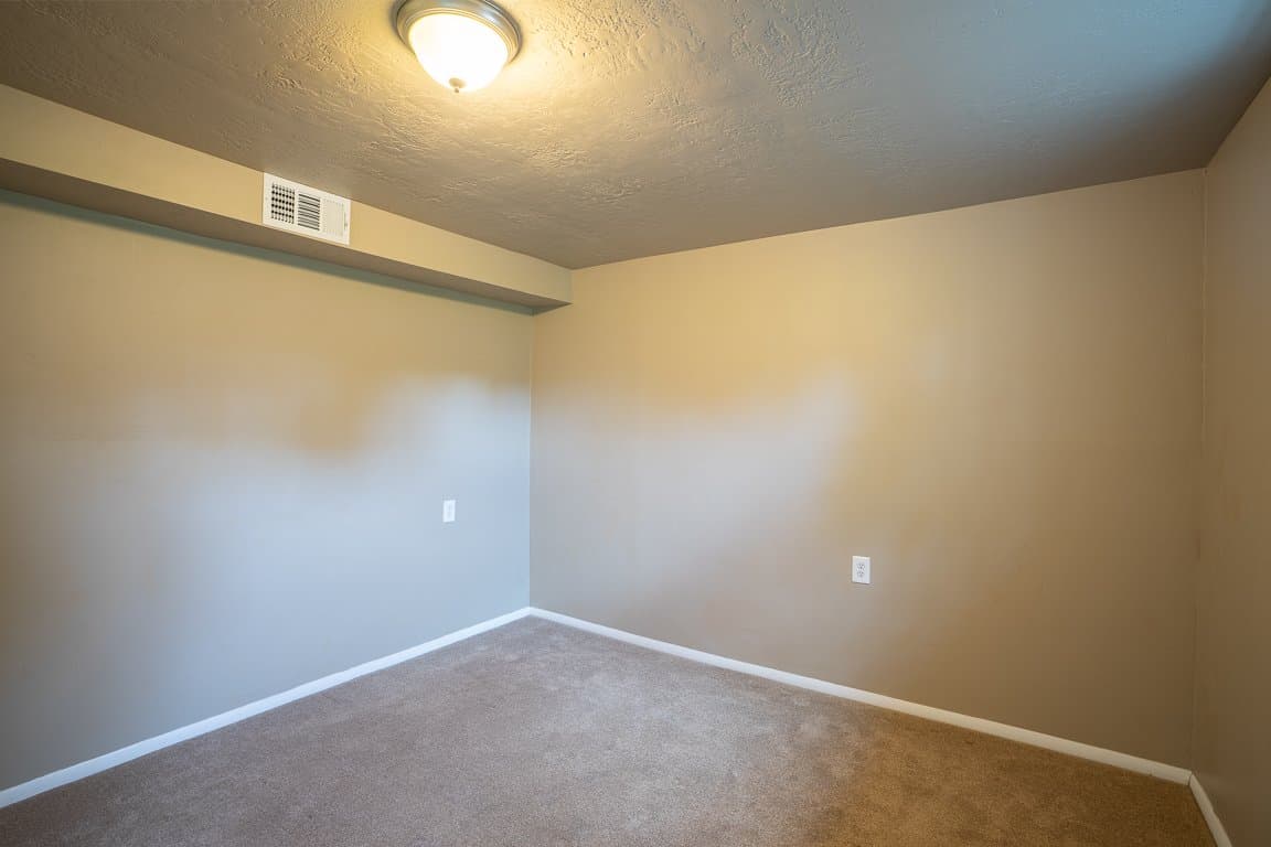Clearfield House: 657 W 650 N