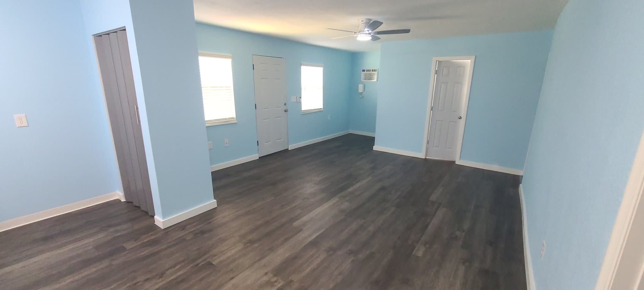 Lake Wales House: 725 COHASSETT AVE
