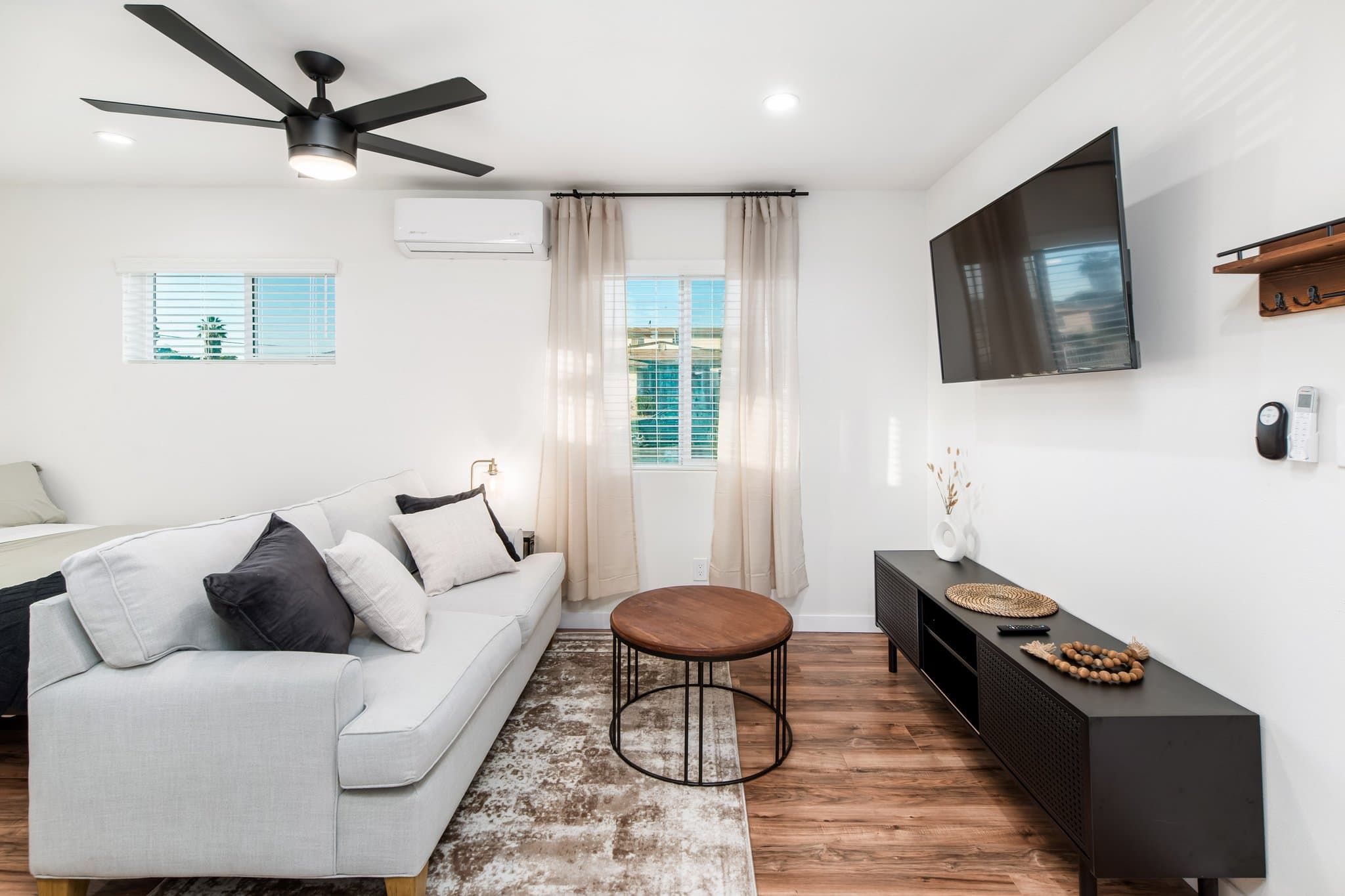 San Diego Condo: 5207 Solola Avenue