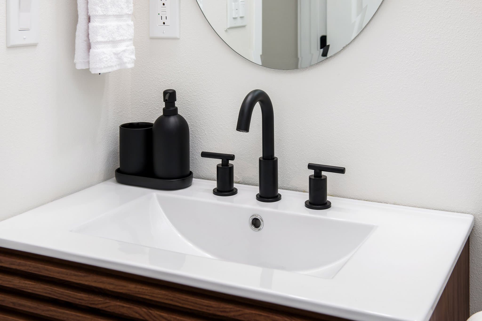 San Diego Condo: 5207 Solola Avenue