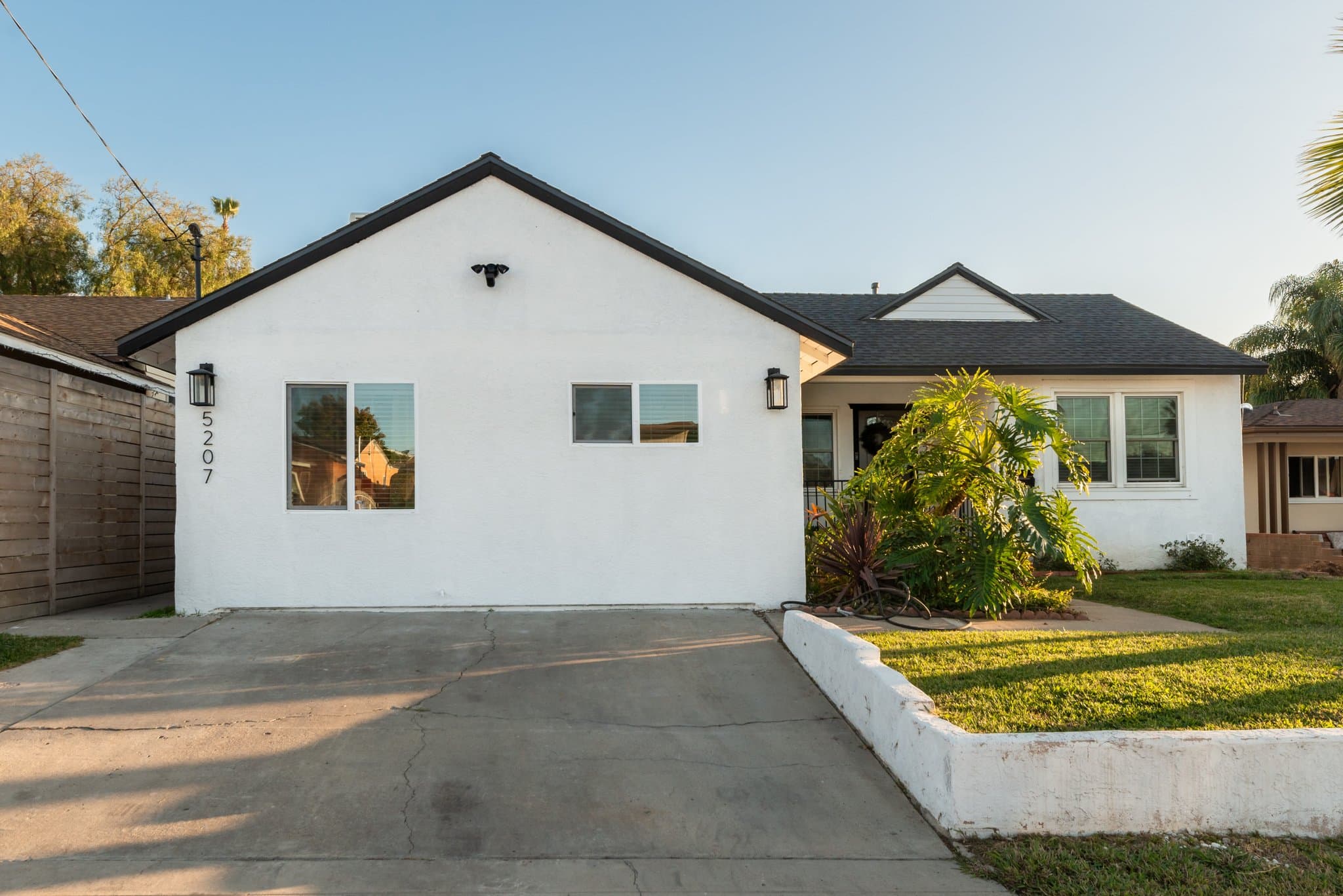 San Diego Condo: 5207 Solola Avenue