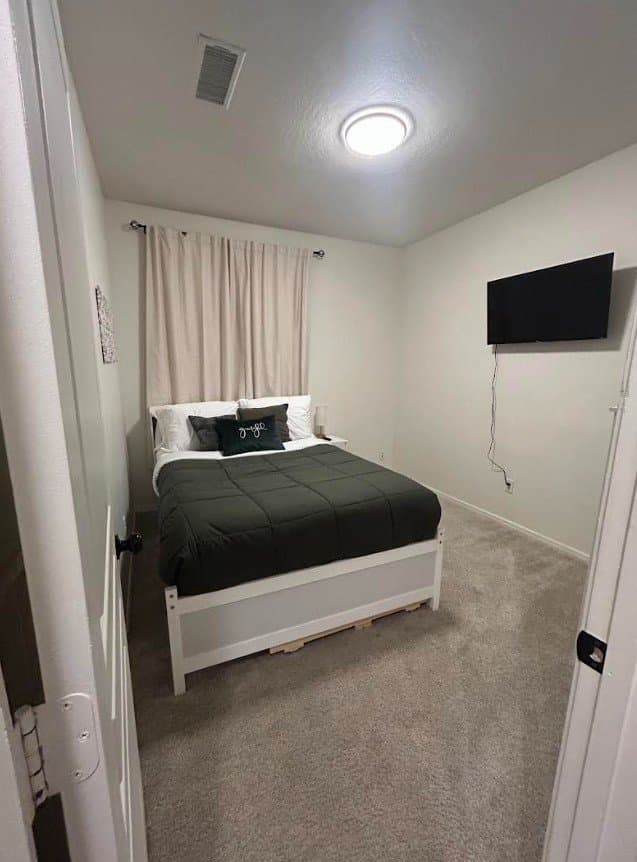 Chandler House: S Longmore St - C0ntact for full address