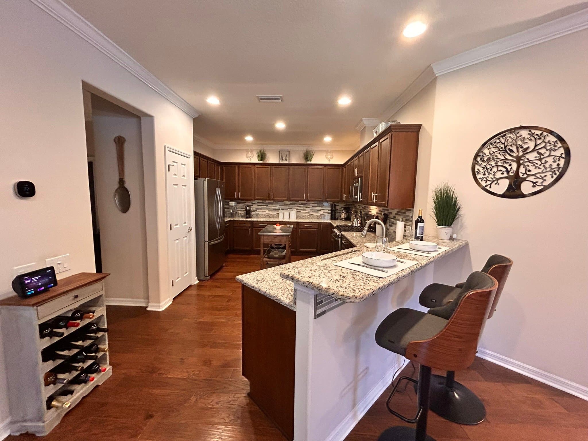 Largo House: 655 14th St NW