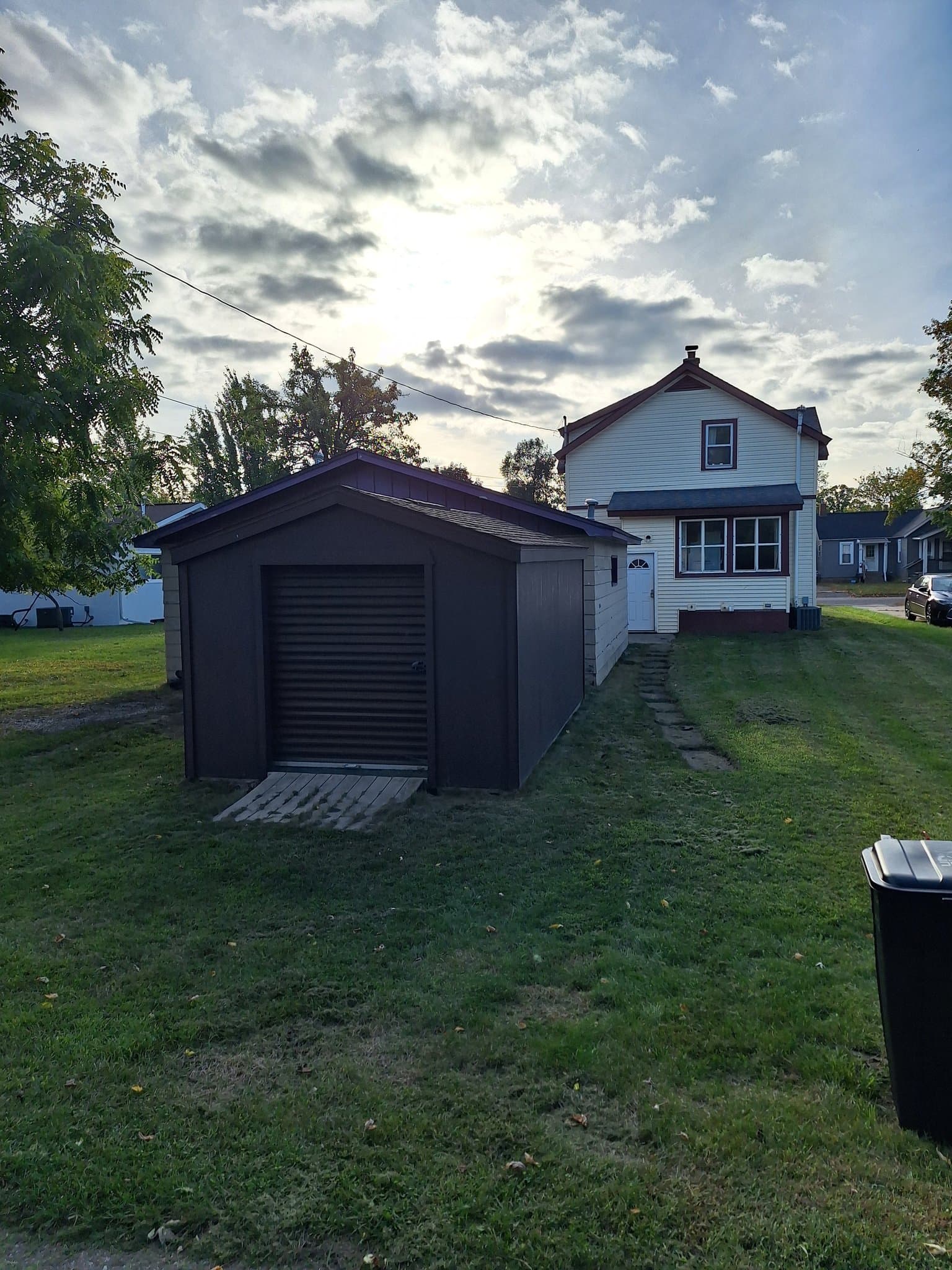 Kingsford House: 229 Lawrence Street