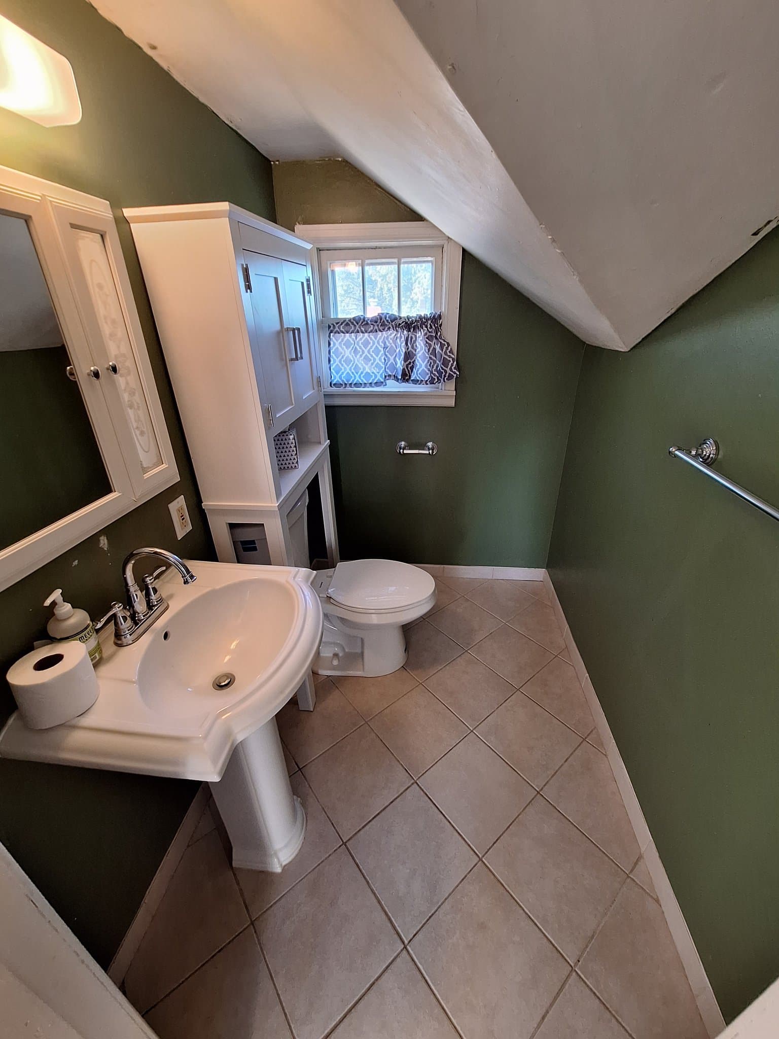 Kingsford House: 229 Lawrence Street
