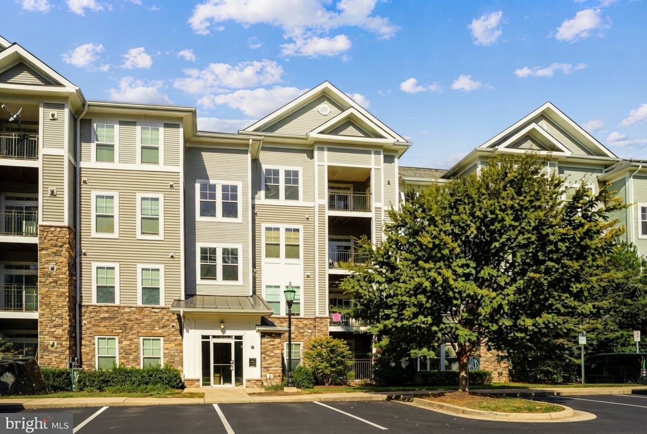 Capitol Heights Condo: 1321 Karen Blvd