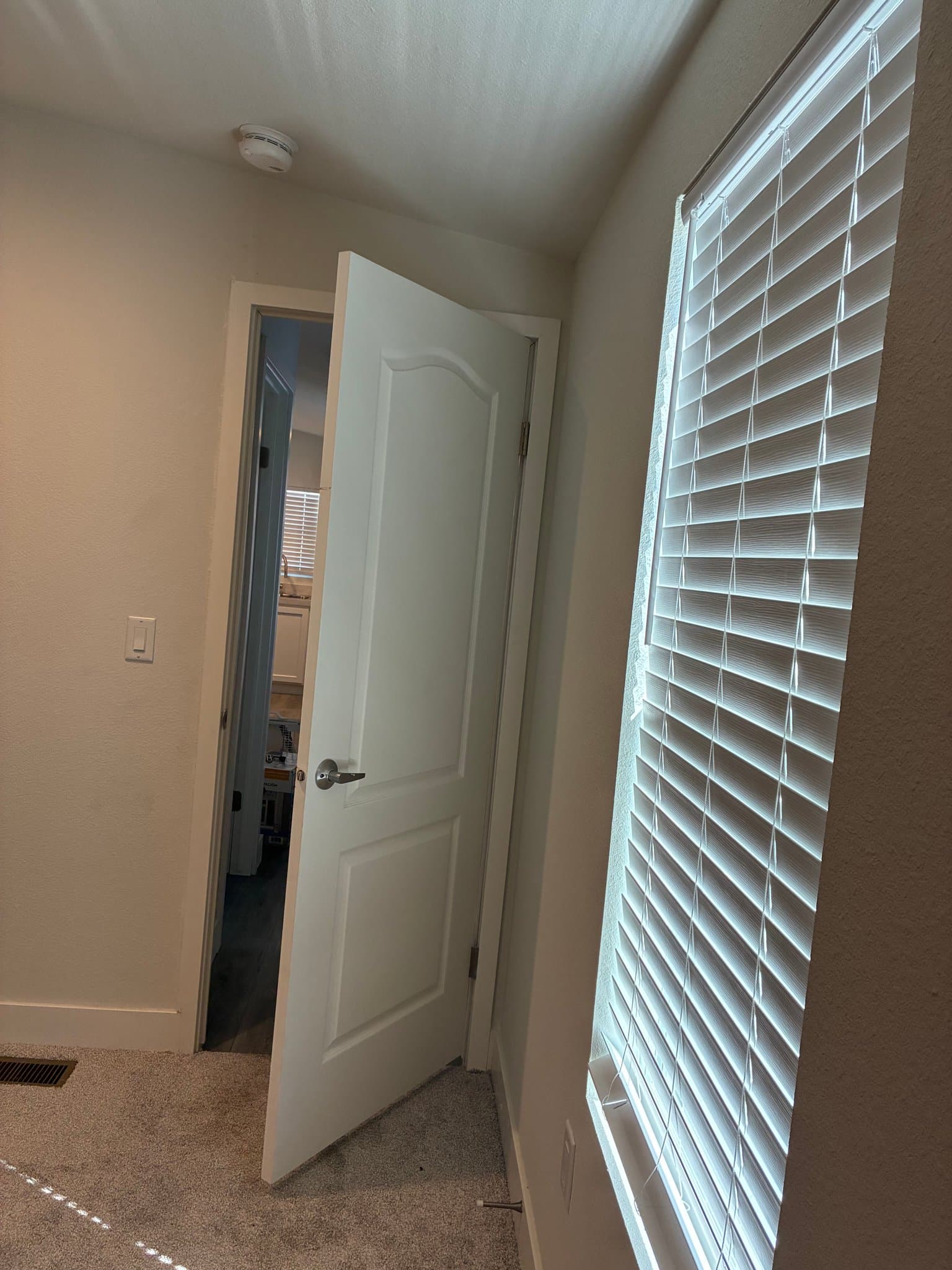 SAN JACINTO House: 435 E 5TH ST