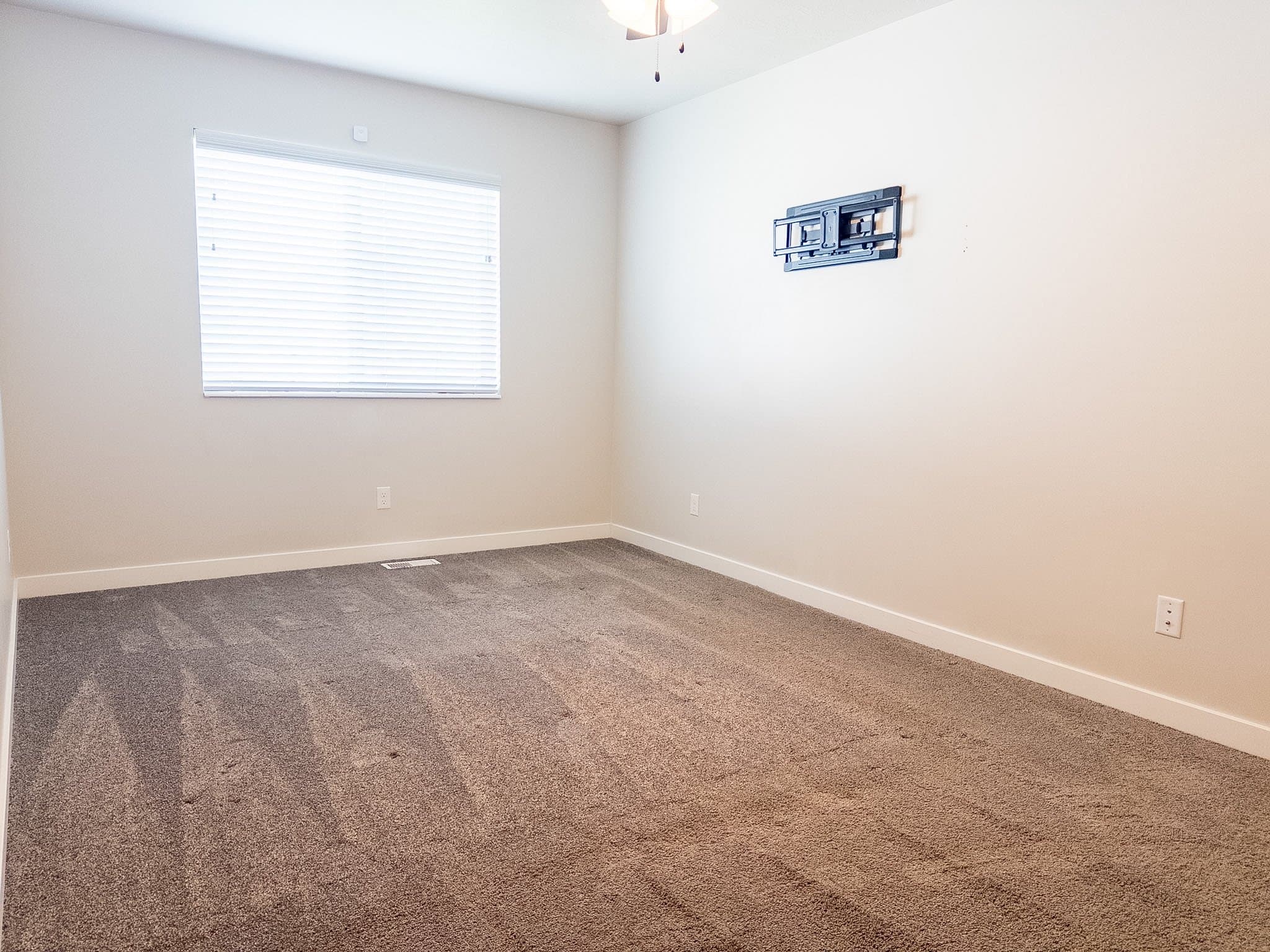 Plain City Single Room: 3232 N 3325 W