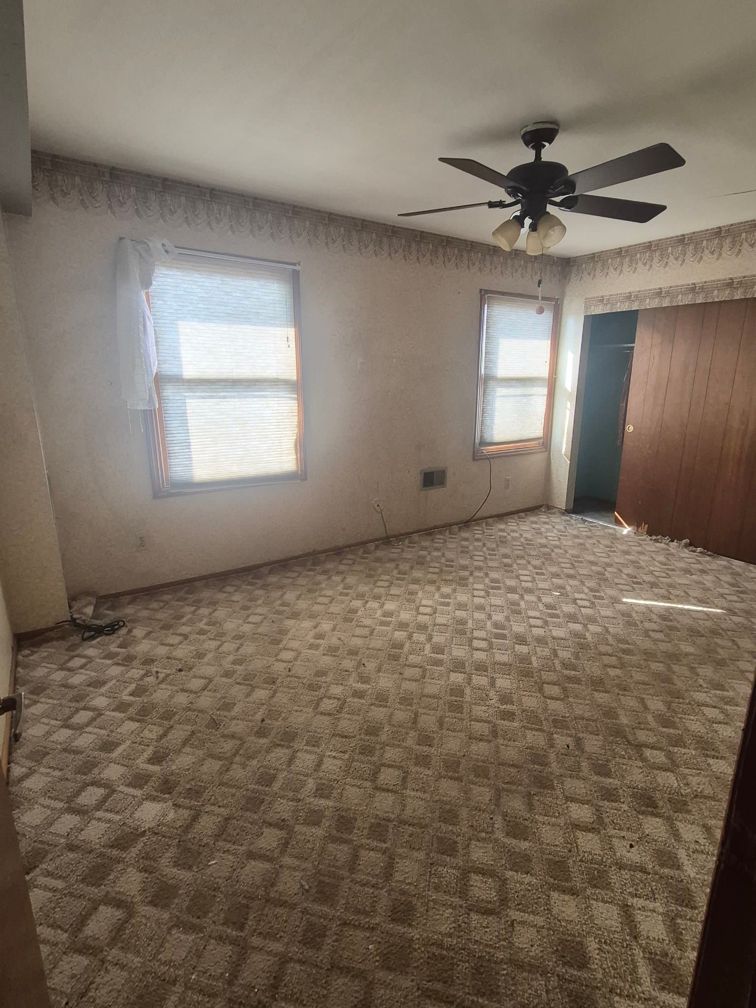 Columbus Condo: 2330 Hardesty ct