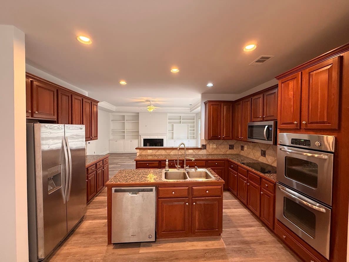 Atlanta House: 2745 Vinings Oak Dr SE,