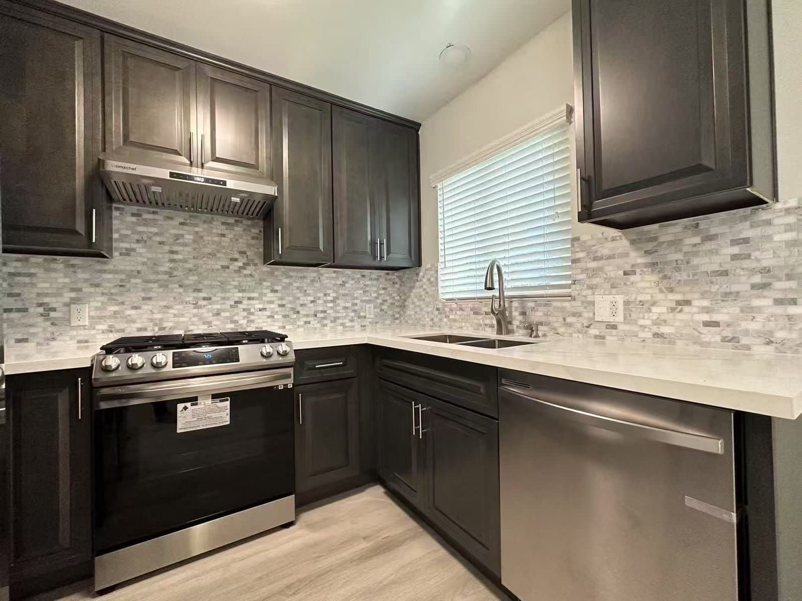 Pasadena Apartment: 41 N Sierra Bonita Ave