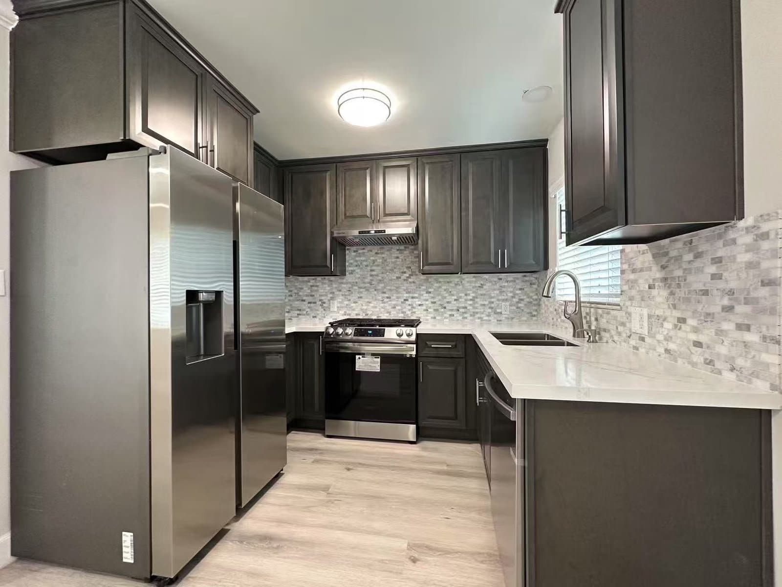 Pasadena Apartment: 41 N Sierra Bonita Ave