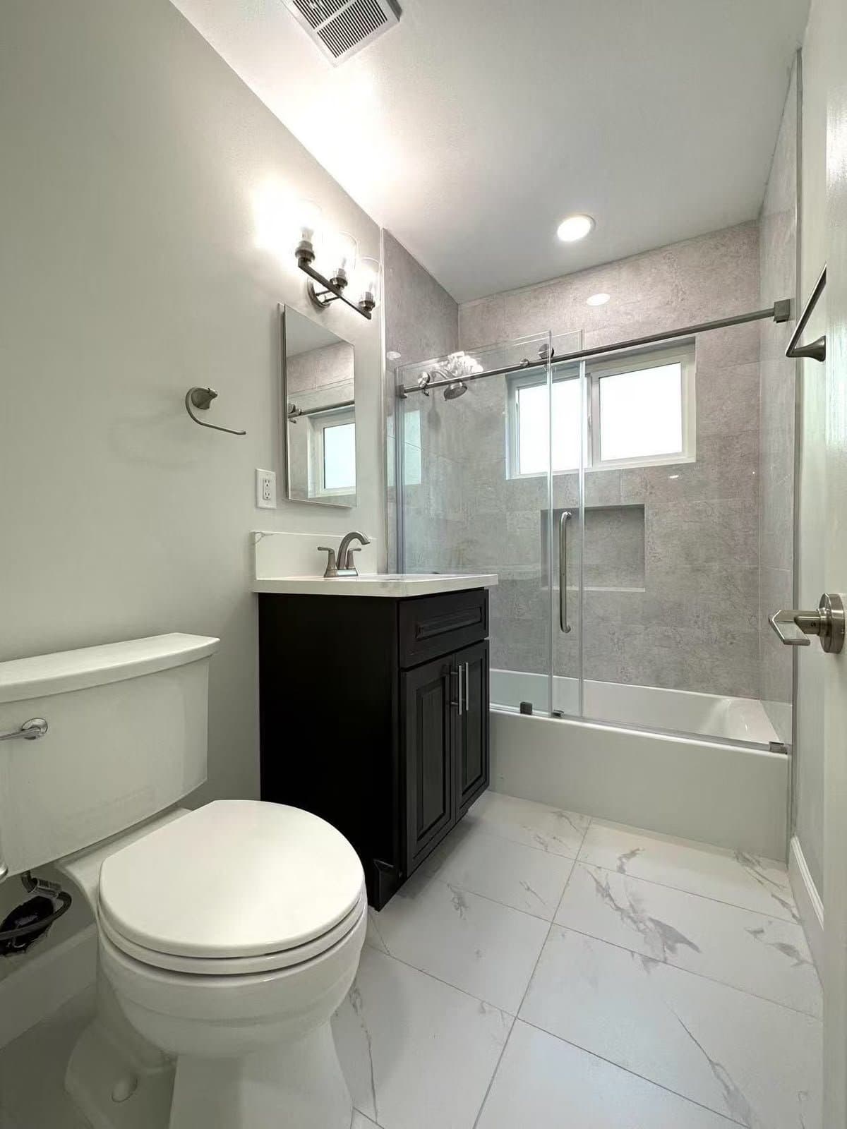 Pasadena Apartment: 41 N Sierra Bonita Ave