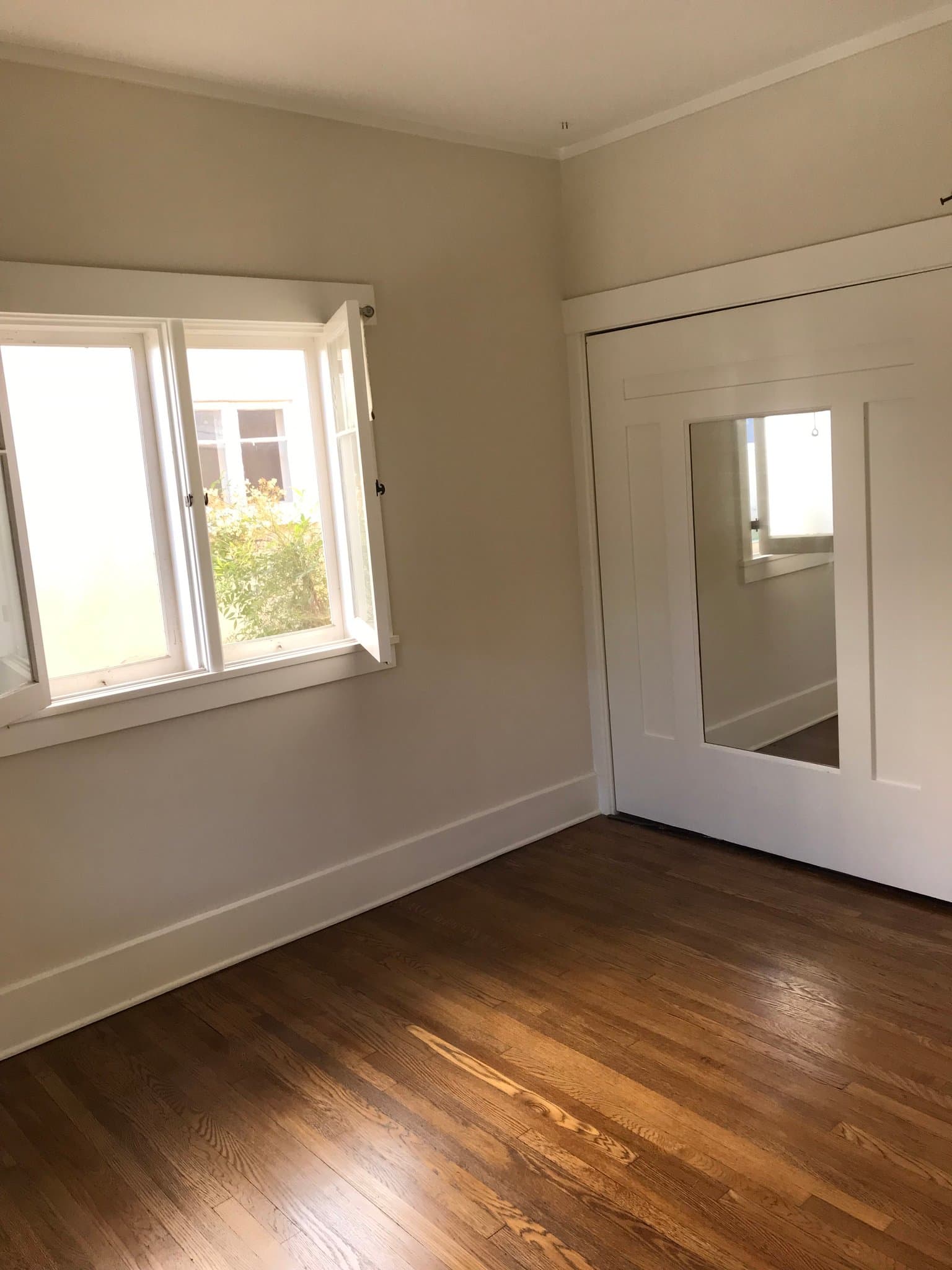 Pasadena Apartment: 380 Parke Street