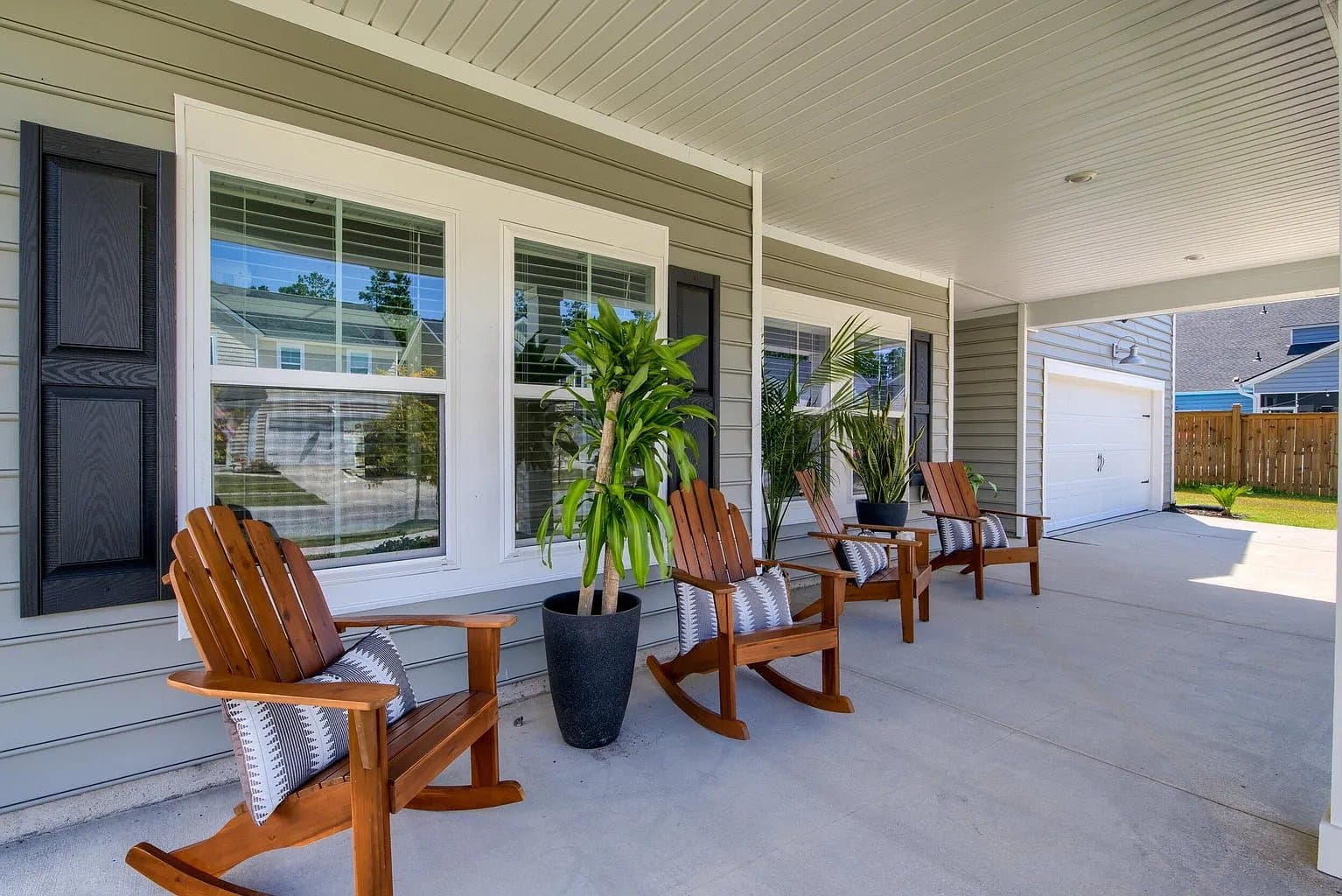 Summerville House: 166 Paddle Boat Way