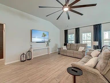 Summerville House: 166 Paddle Boat Way